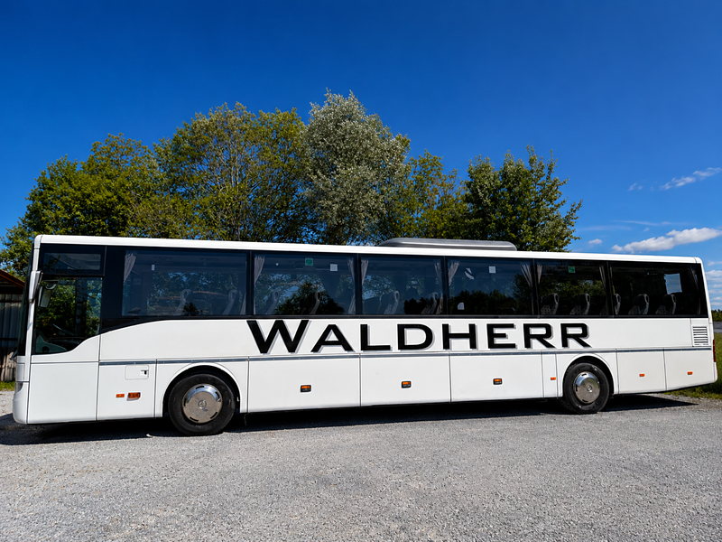 Überlandbus von Waldherr in der Seitenansicht mit dem Schriftzug Waldherr